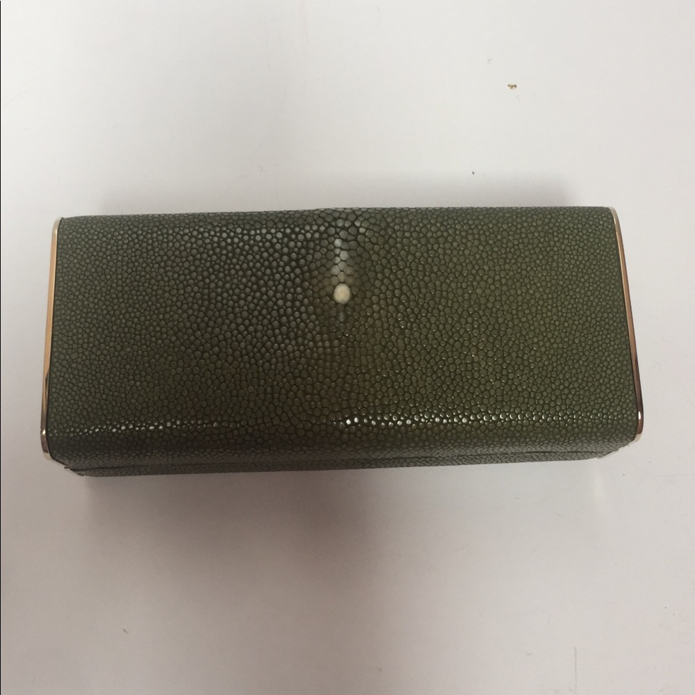 Wilkes Bashford stingray clutch